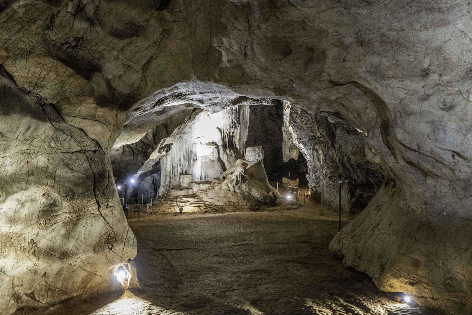 Wellington Caves