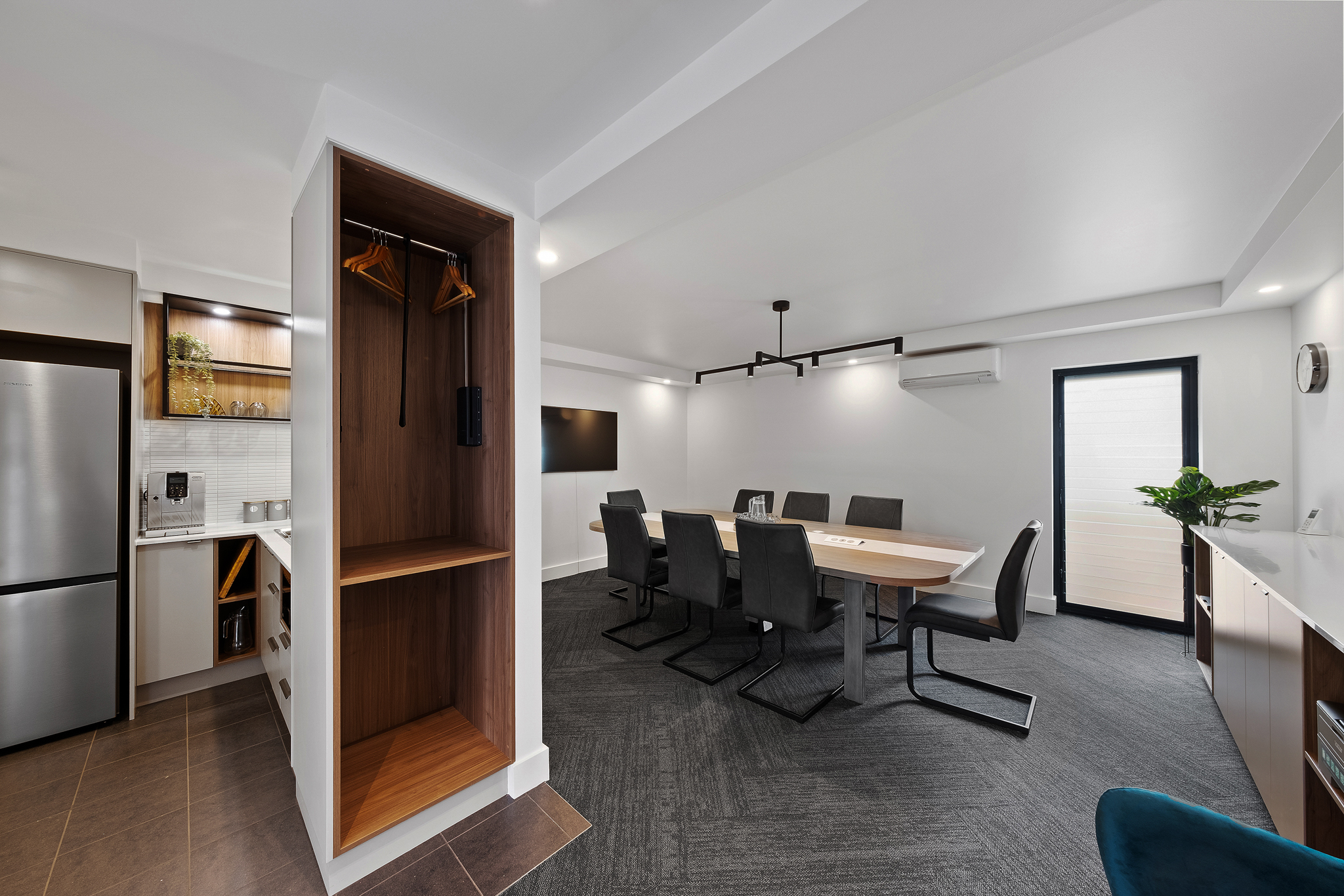 On-site meeting room at Bluegum Dubbo
